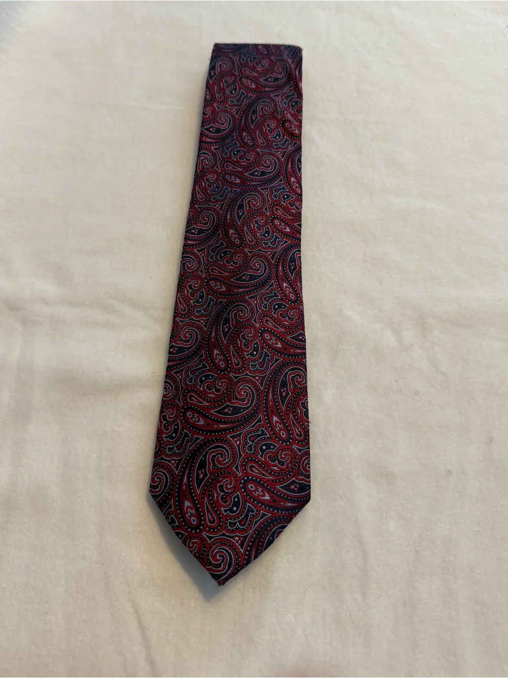 CHAPS Red & Navy Paisley Men’s Neck Tie | Classic Business & Dress Tie